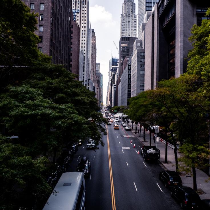 Parents evaluating schools in Netherlands