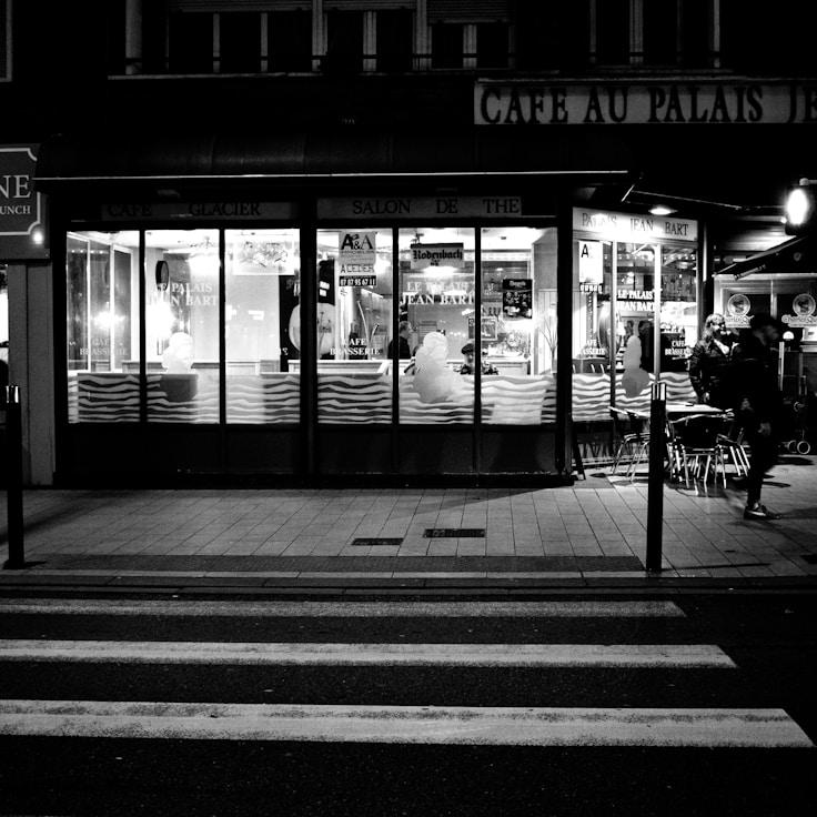 Outdoor terrace seating suitable for families in Amsterdam